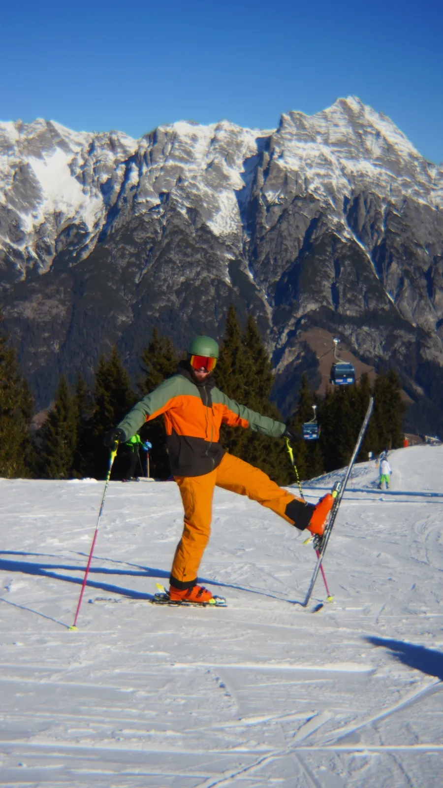 Przemek skiing